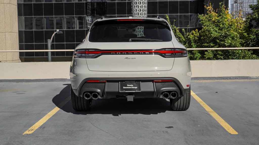 2025 Porsche Macan  4