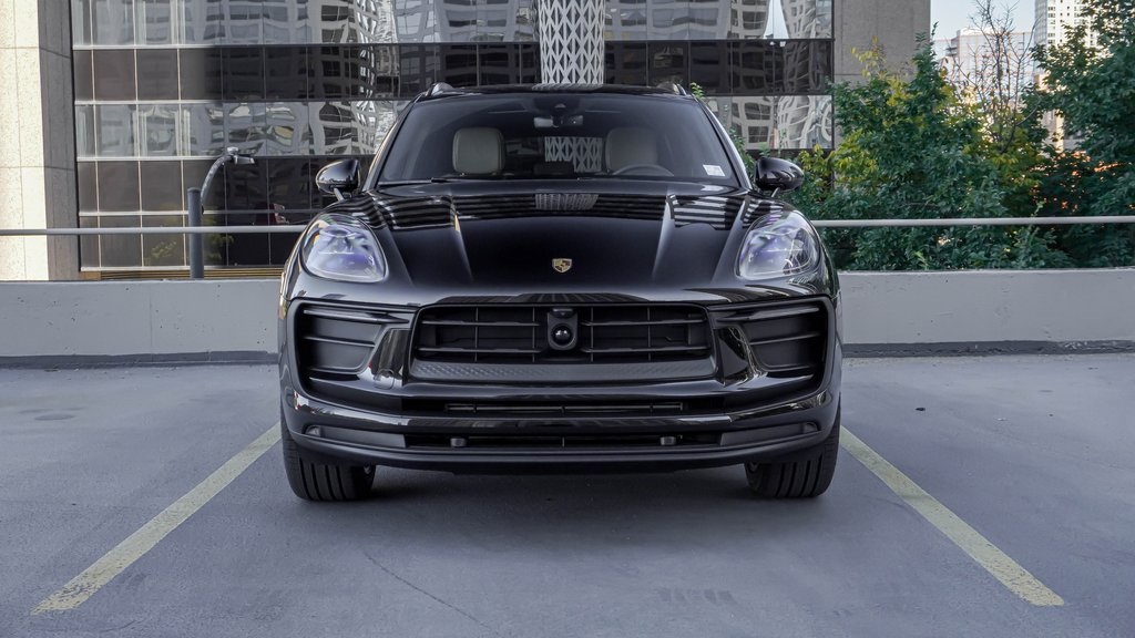 2025 Porsche Macan  2