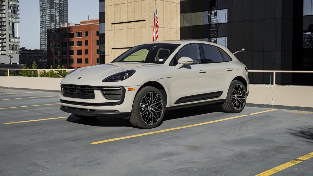 2025 Porsche Macan  1