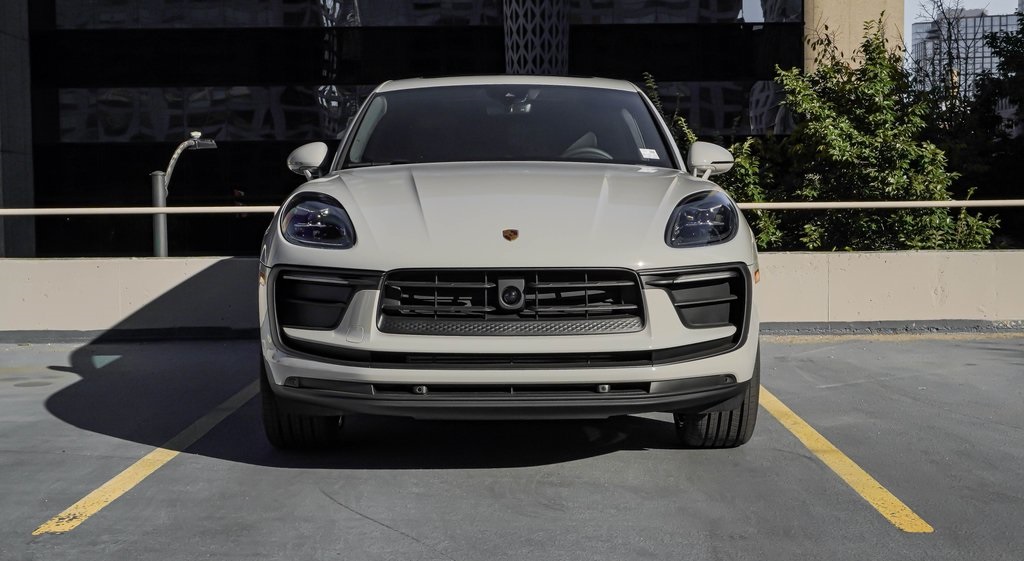 2025 Porsche Macan  2