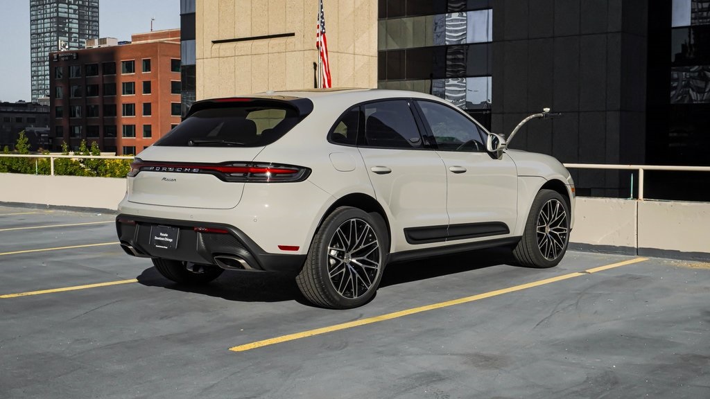 2025 Porsche Macan  3