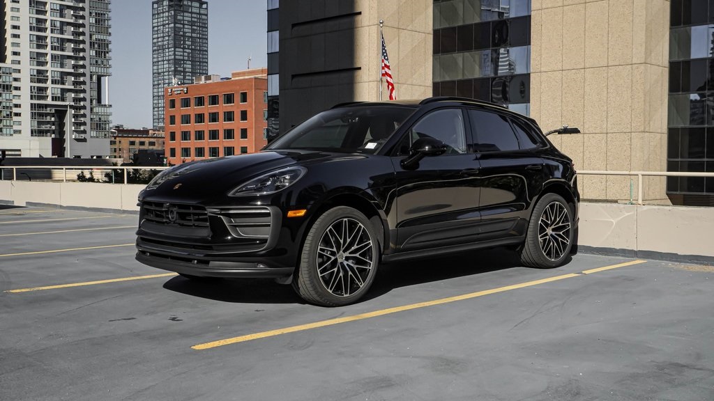 2025 Porsche Macan  1