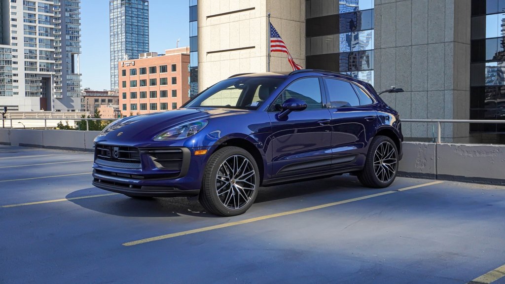 2025 Porsche Macan  1