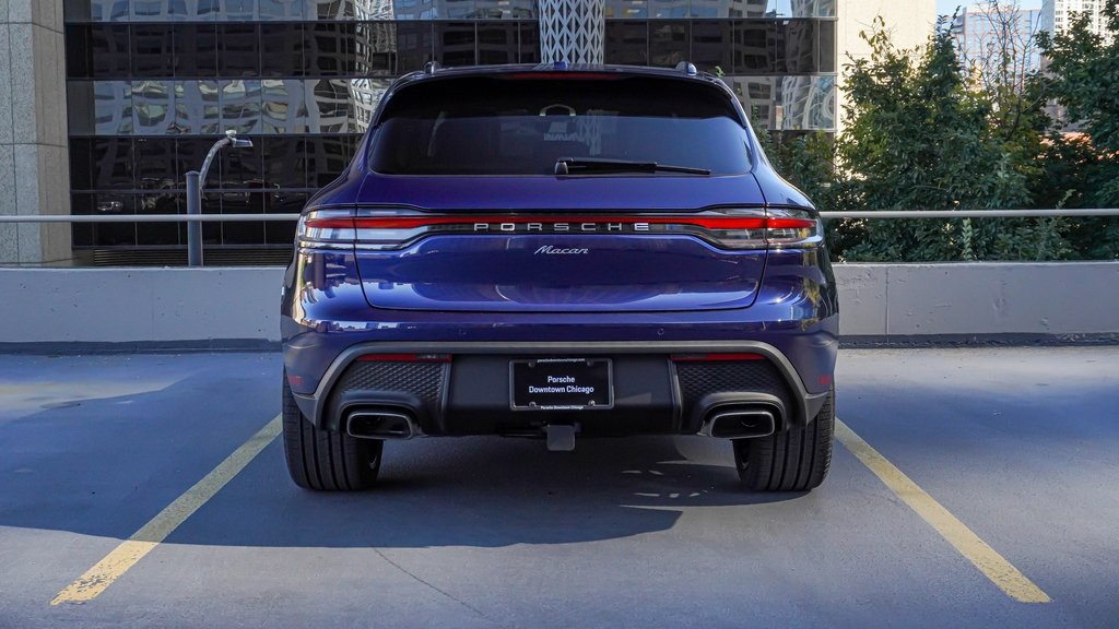 2025 Porsche Macan  4