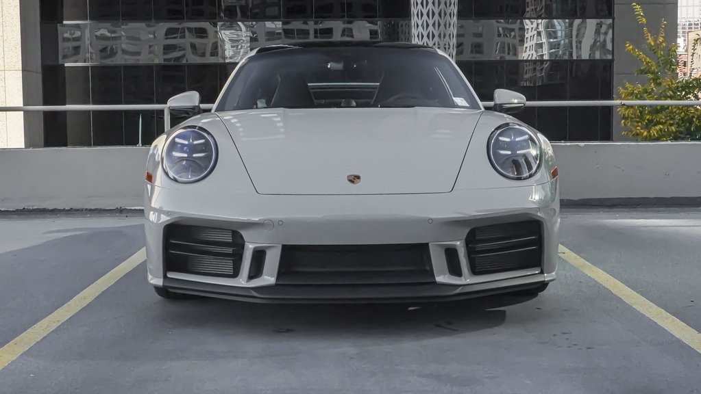 2025 Porsche 911 Carrera 2