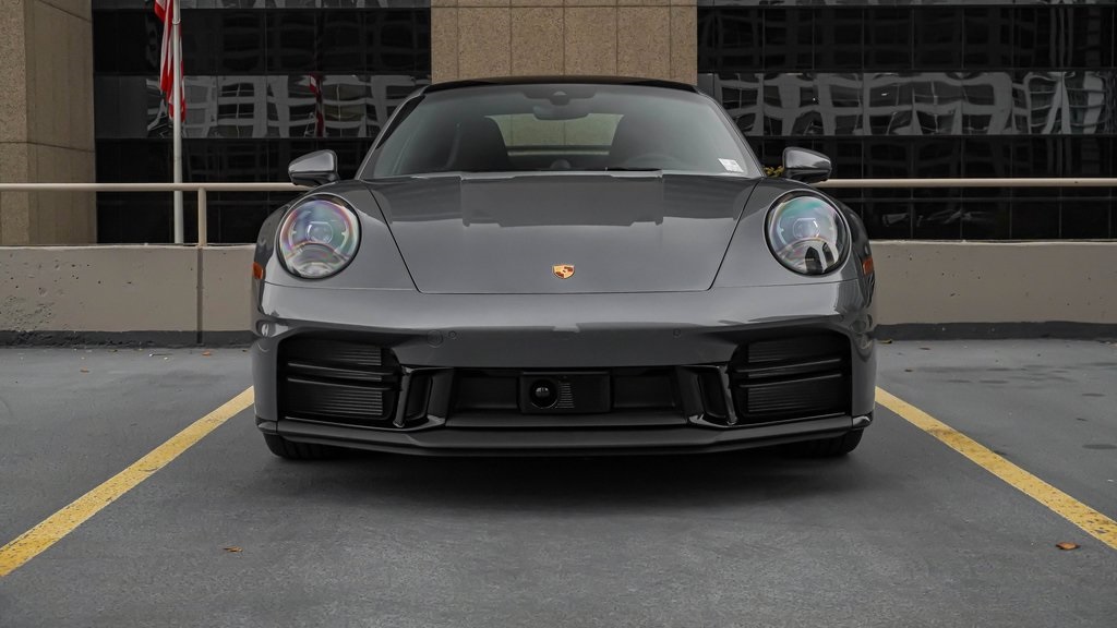 2025 Porsche 911 Carrera 2