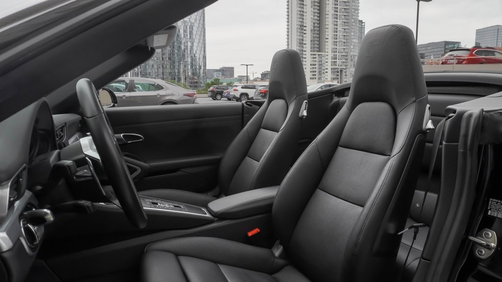 2017 Porsche 911 Carrera Cabriolet 17