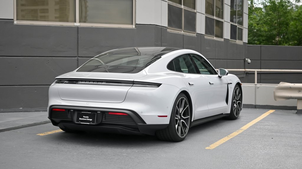 2025 Porsche Taycan  3