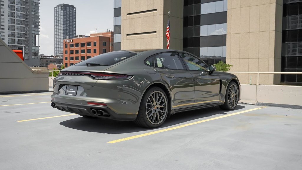 2023 Porsche Panamera 4 4