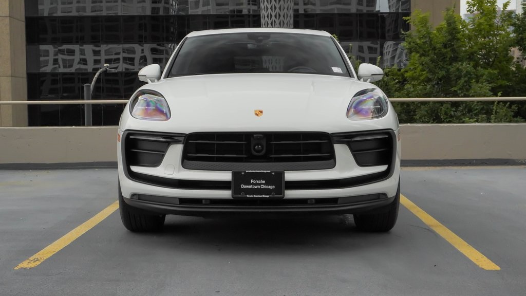 2024 Porsche Macan  2