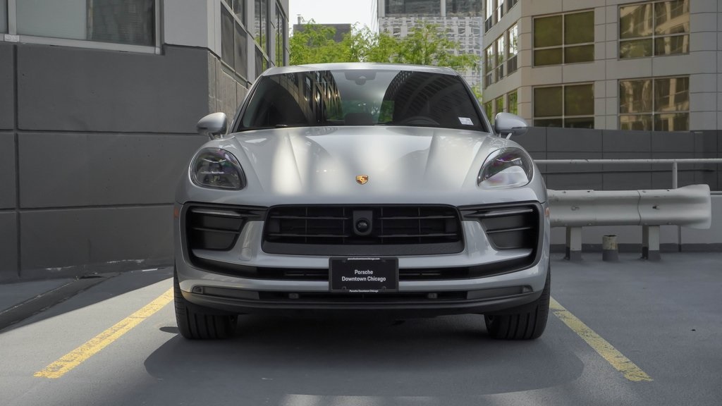 2024 Porsche Macan  2