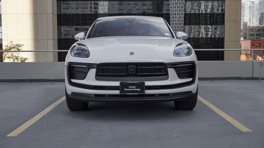 2024 Porsche Macan  2