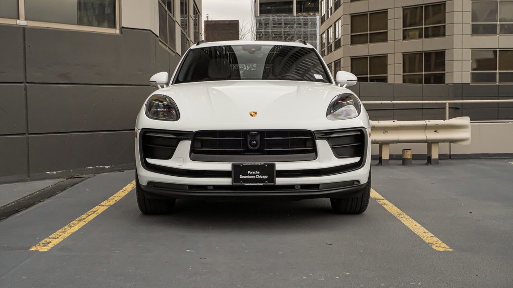 2024 Porsche Macan  2