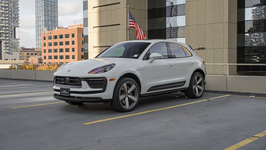 2024 Porsche Macan  1