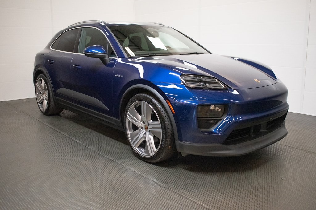 2024 Porsche Macan Electric 4 8