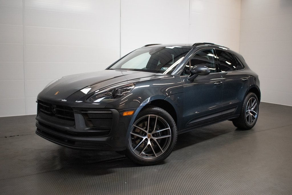 2025 Porsche Macan  1