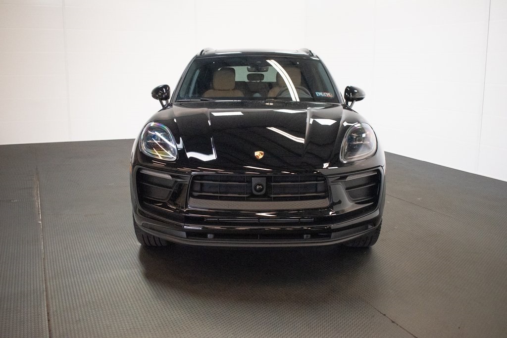 2025 Porsche Macan  4