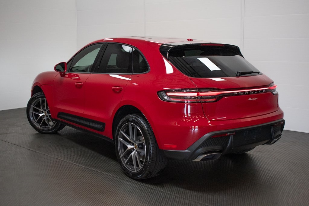 2025 Porsche Macan  2