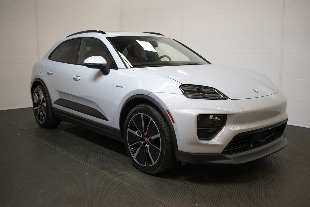 2024 Porsche Macan Electric 4 8