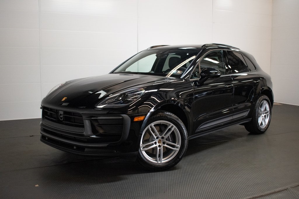 2025 Porsche Macan  1