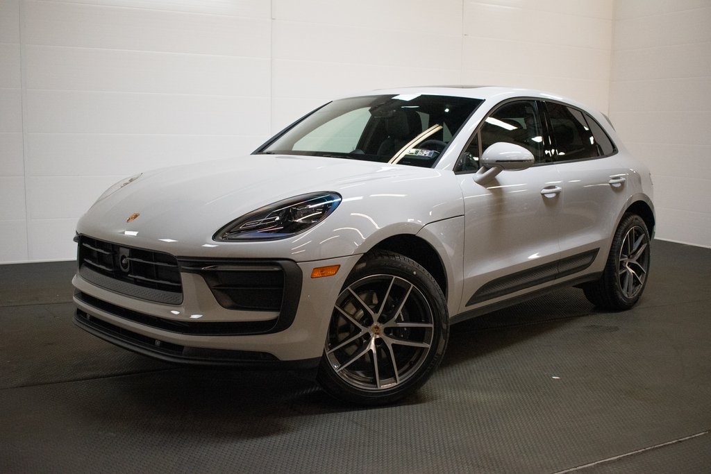 2025 Porsche Macan  1