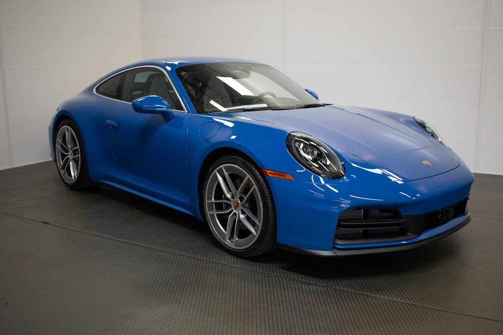 2025 Porsche 911 Carrera 8