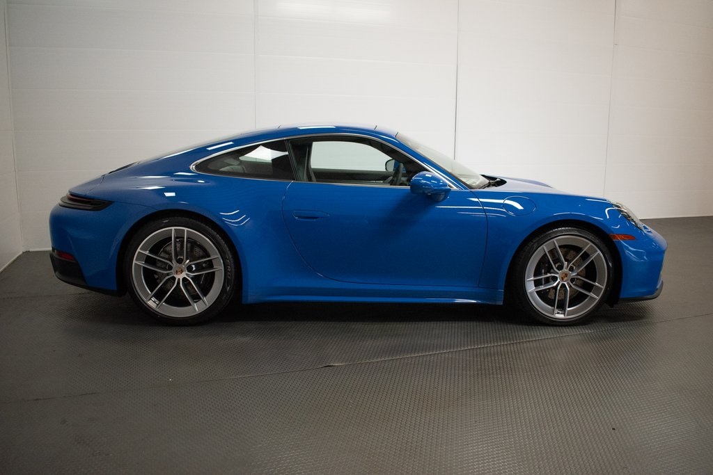 2025 Porsche 911 Carrera 9