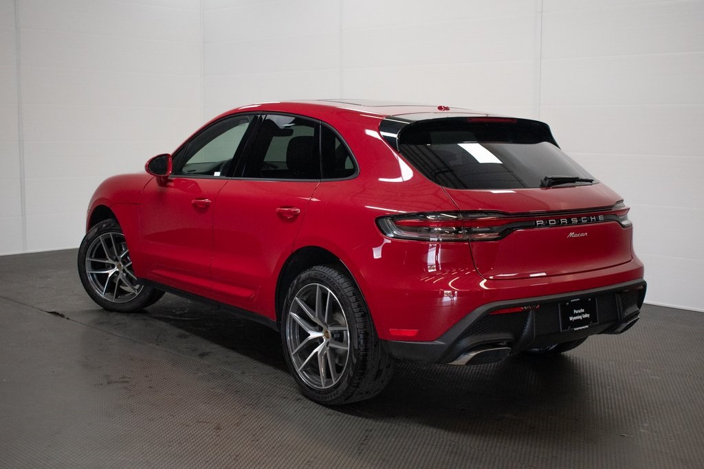 2024 Porsche Macan  2