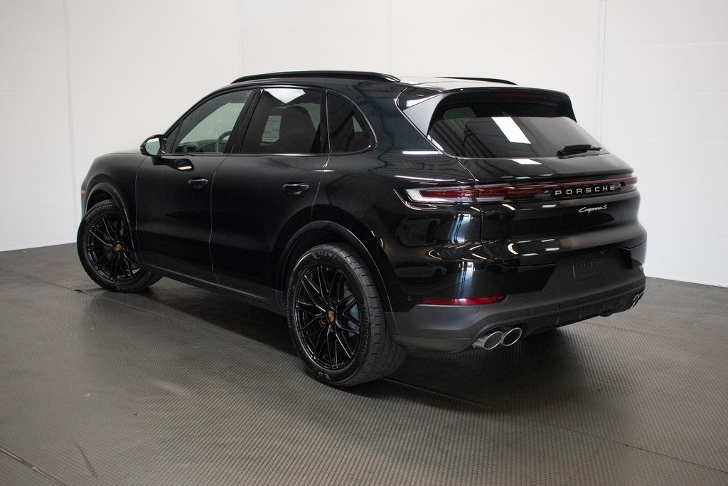 2024 Porsche Cayenne S 2