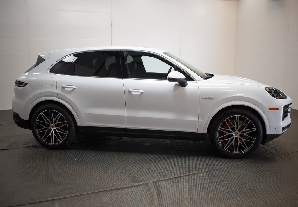 2024 Porsche Cayenne E-Hybrid S 10