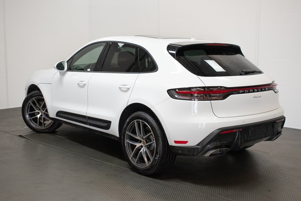 2024 Porsche Macan  2