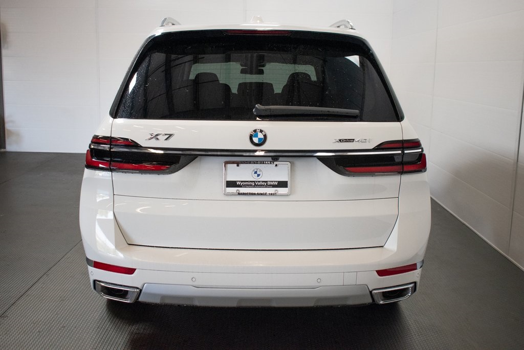 2025 BMW X7 xDrive40i 5