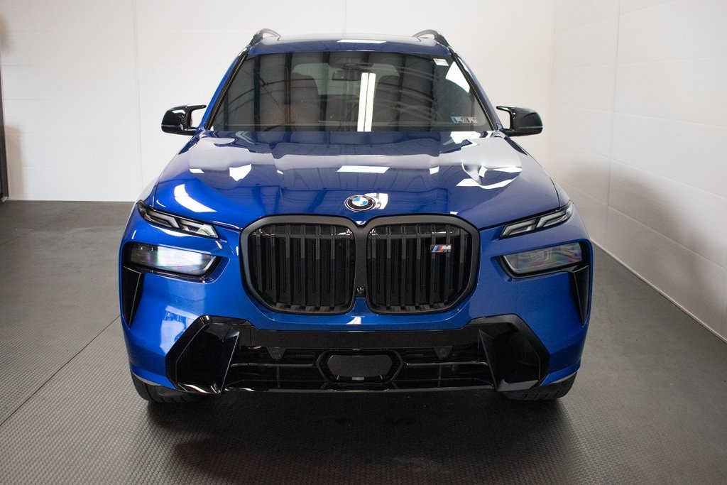 2025 BMW X7 M60i 2