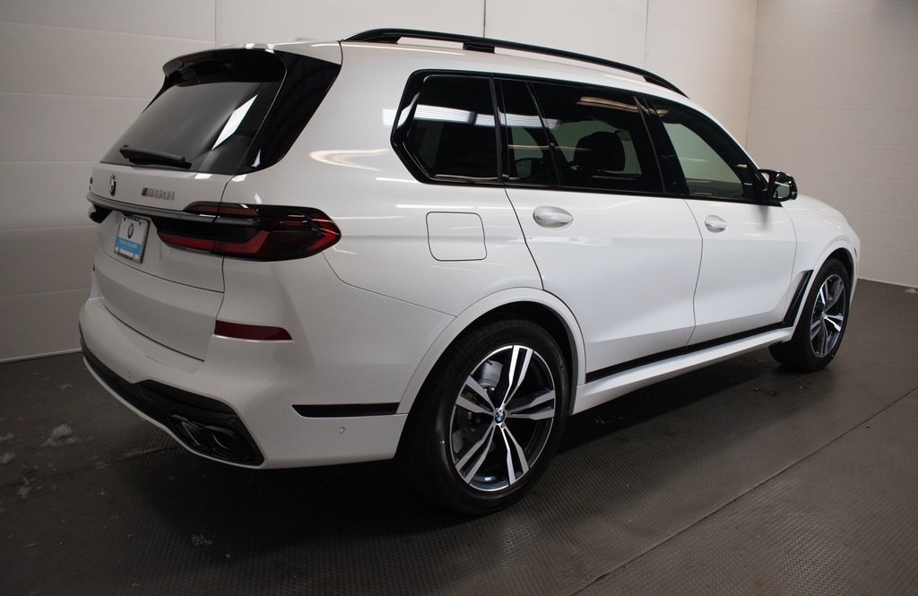 2025 BMW X7 M60i 4