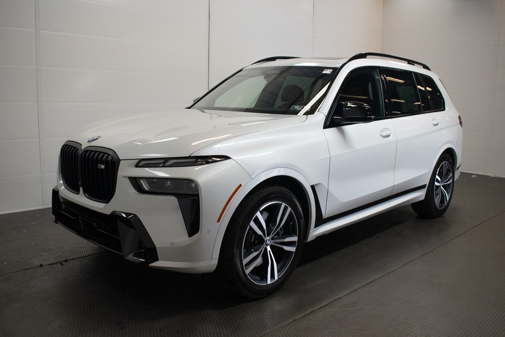 2025 BMW X7 M60i 8