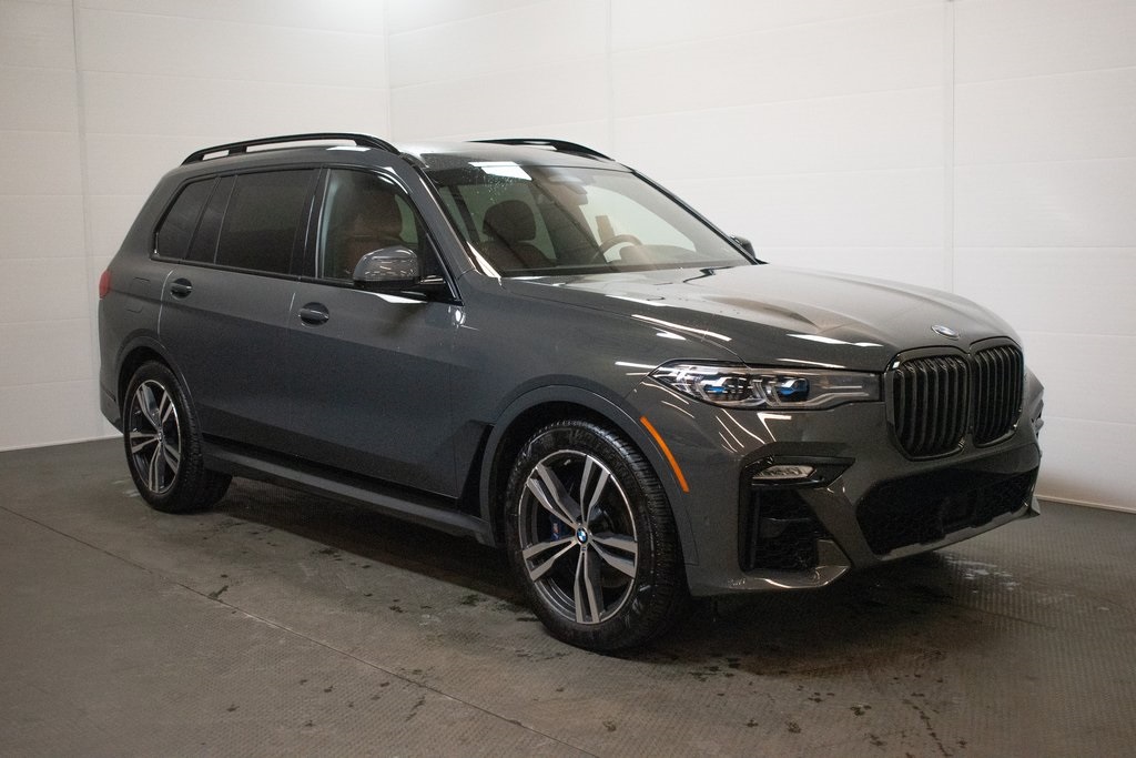 2022 BMW X7 M50i 2