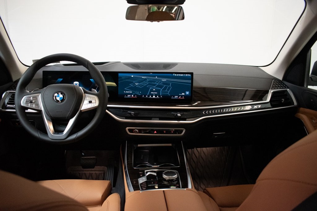 2025 BMW X7 xDrive40i 11