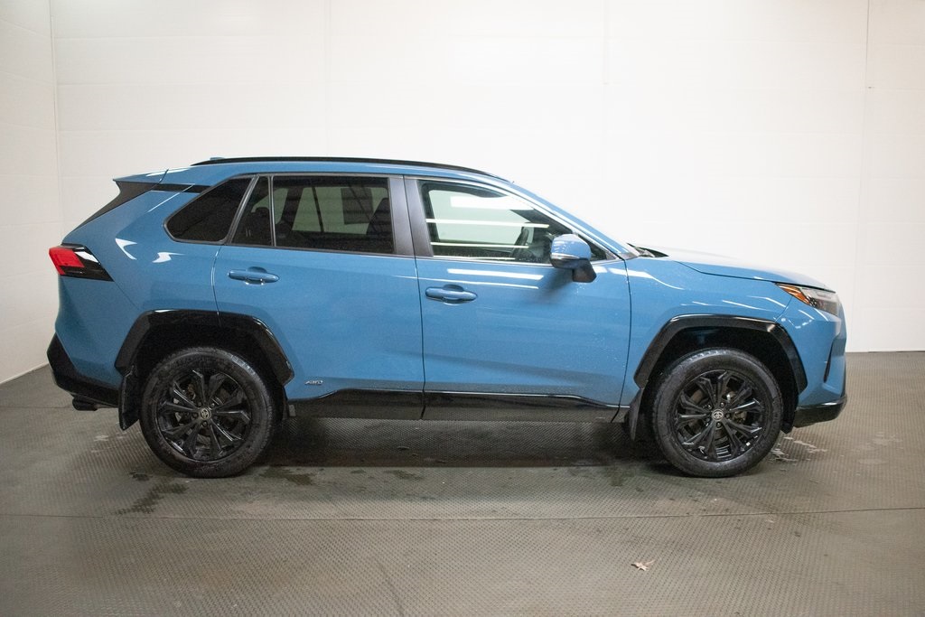 2023 Toyota RAV4 Hybrid SE 3