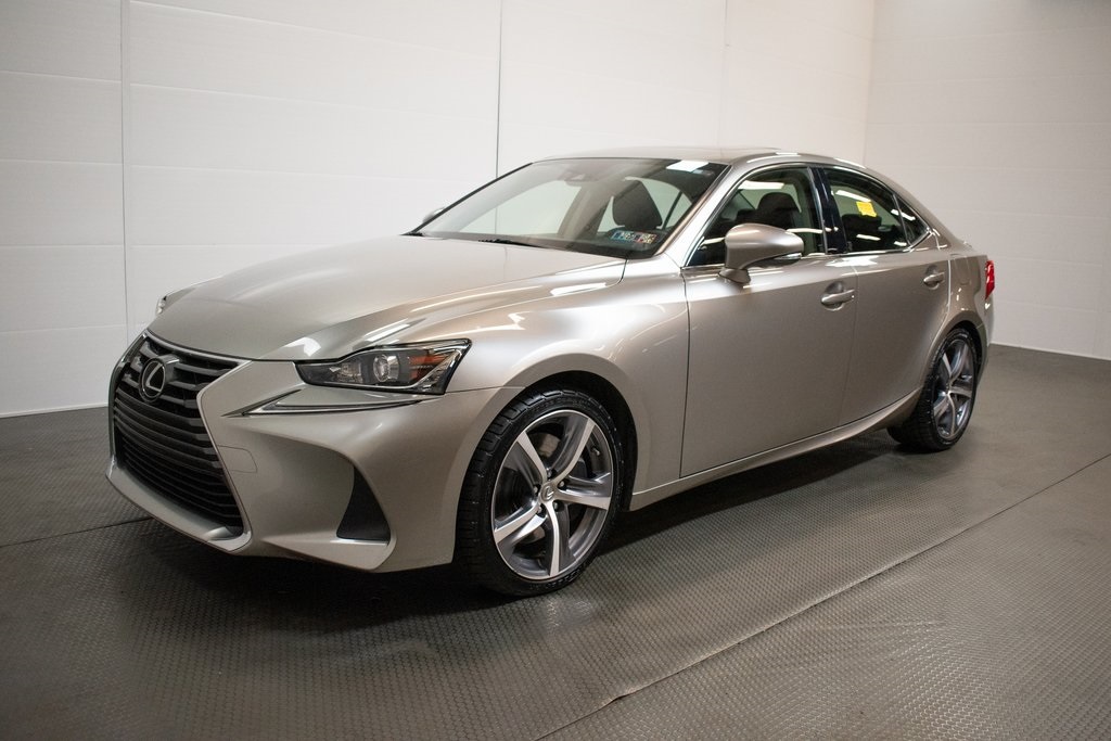 2018 Lexus IS 300 8