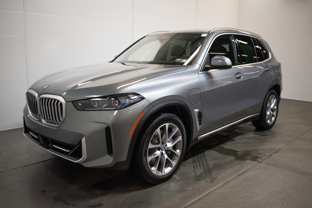 2025 BMW X5 xDrive50e 8