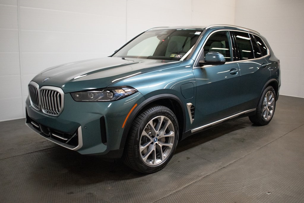 2025 BMW X5 xDrive50e 8