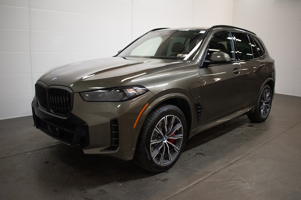 2025 BMW X5 xDrive50e 8