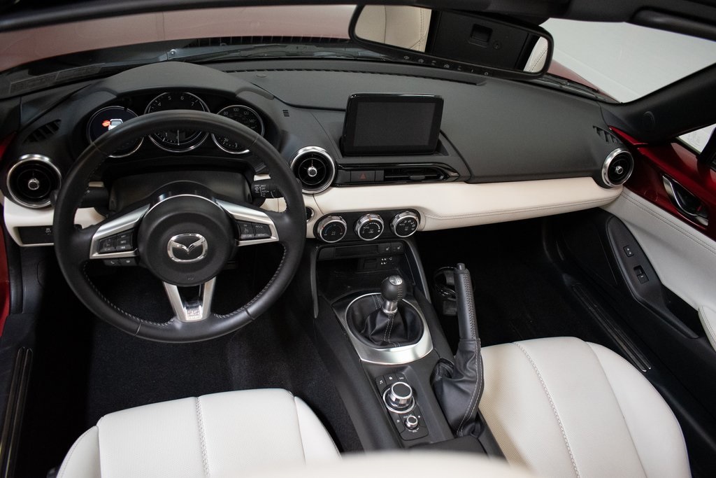 2021 Mazda MX-5 Miata Grand Touring 14