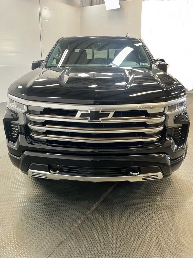 2022 Chevrolet Silverado 1500 High Country 2