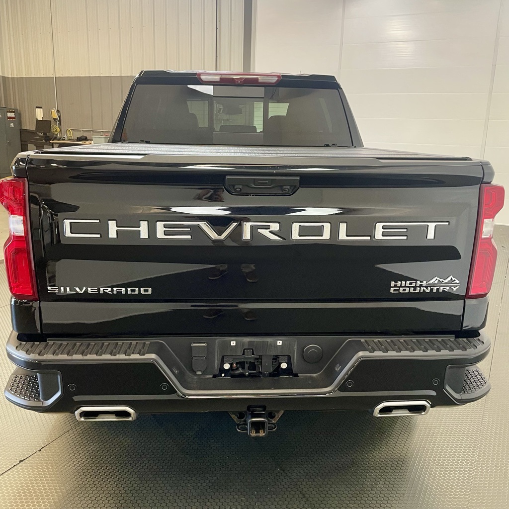 2022 Chevrolet Silverado 1500 High Country 3