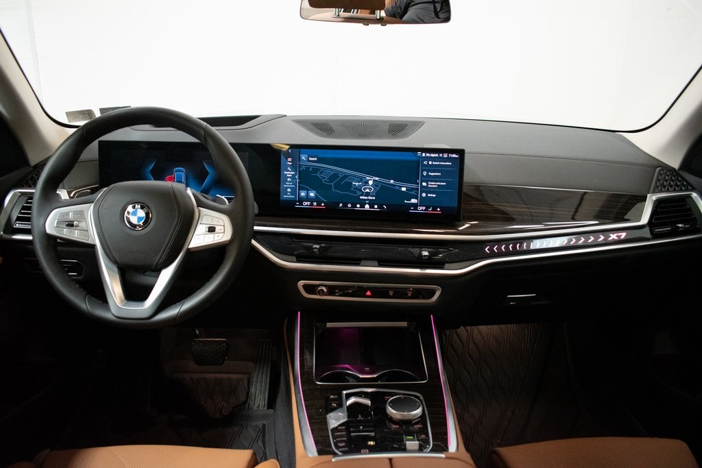 2024 BMW X7 xDrive40i 11