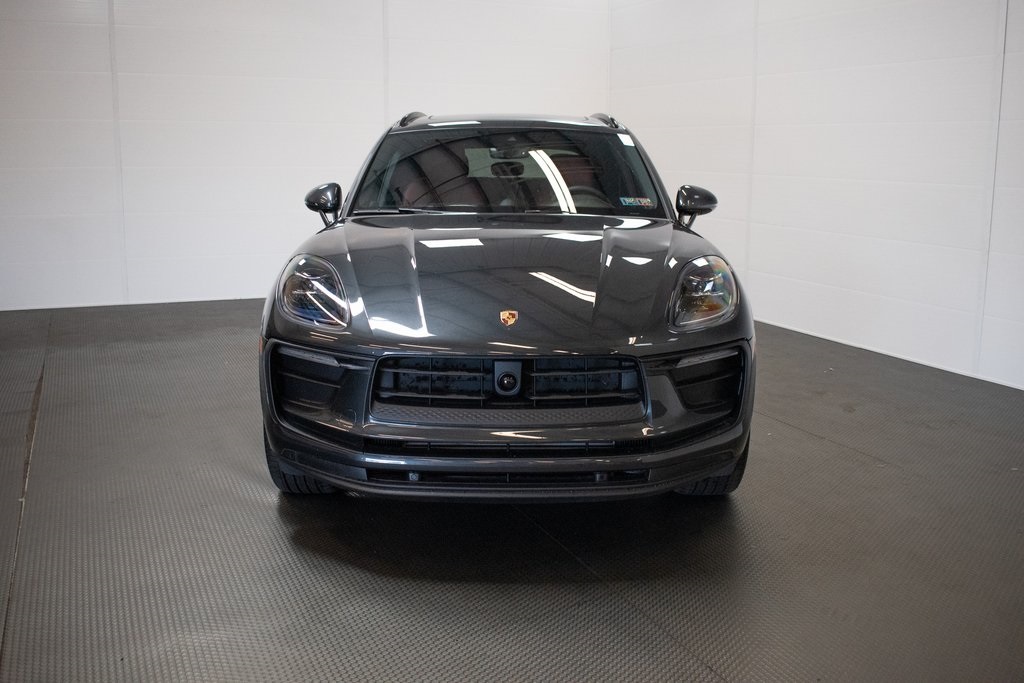 2025 Porsche Macan  4