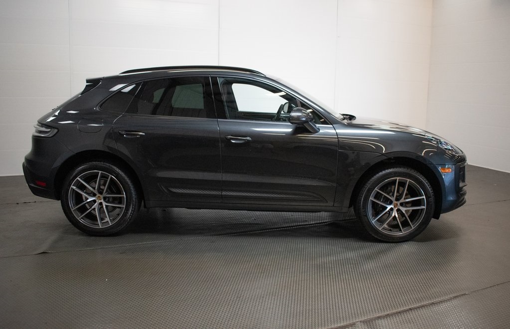 2025 Porsche Macan  26