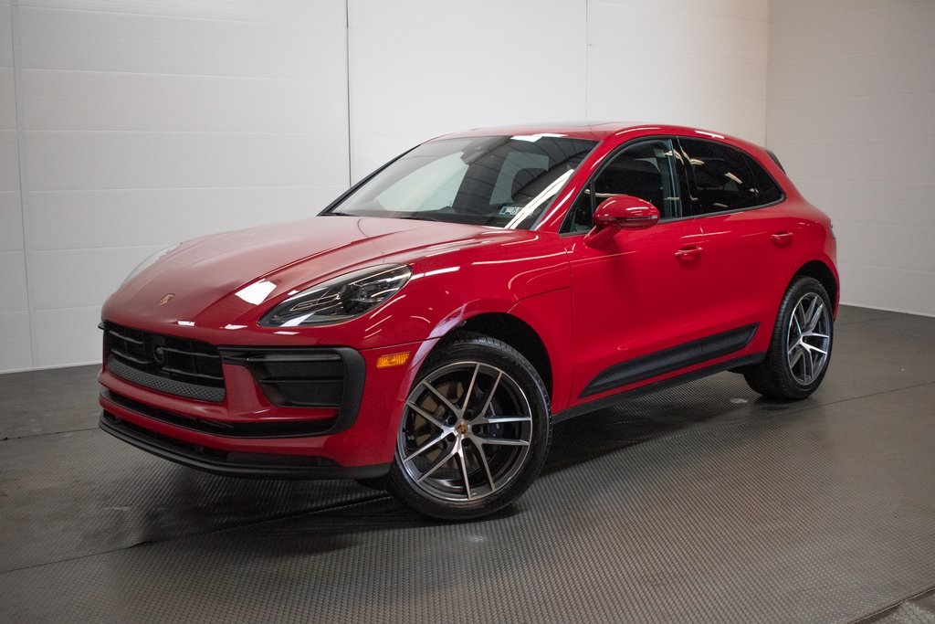 2025 Porsche Macan  1