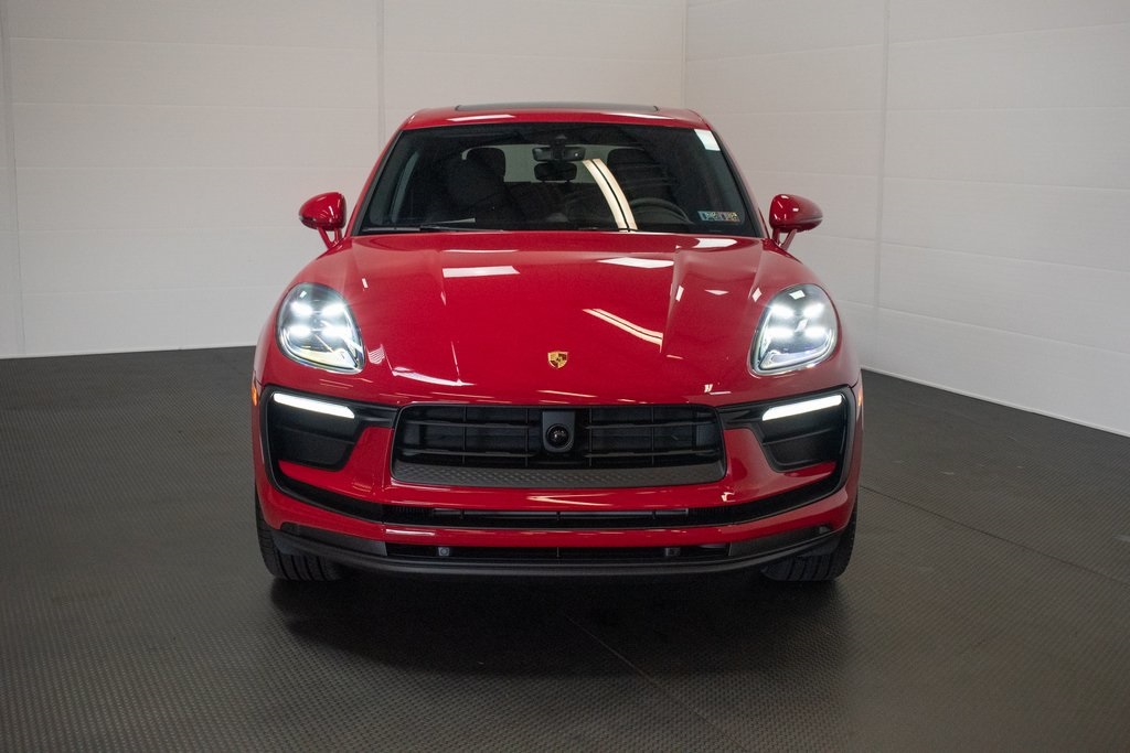 2025 Porsche Macan  4